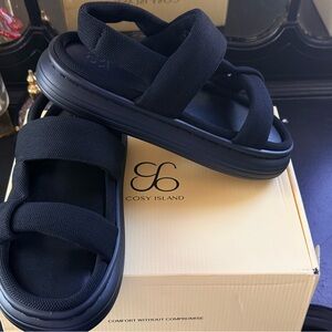 Cosy Island Black Sandals
